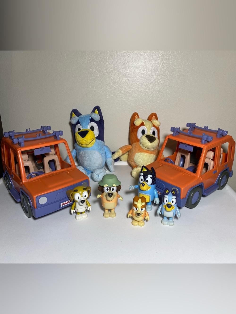 Bluey Figures, Plushies with Vehicles - Kids Toys